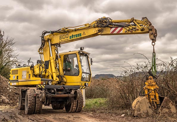 推土机保养步骤详解：让设备性能更佳